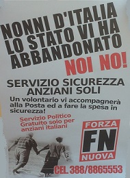 Attive ronde in camicia bianca in difesa degli anziani