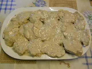 Fesa di tacchino con salsa ai peperoni