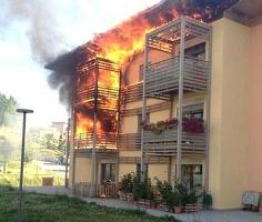 Roma, killer uccide un 50enne e poi incendia la sua villa