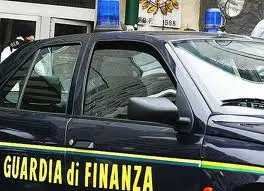 Sequestrate dalla Gdf sigarette elettroniche non conformi