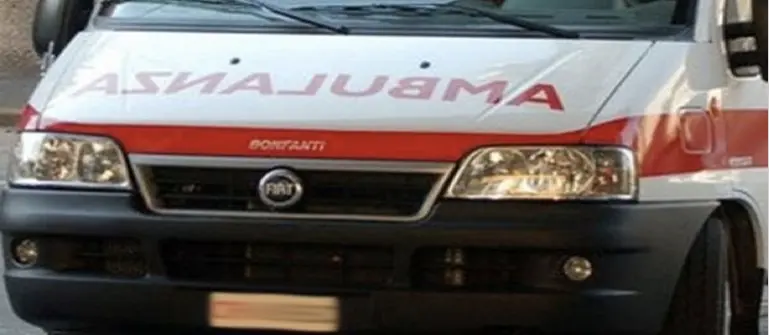 Acerra, accoltellato un 26enne allo stadio