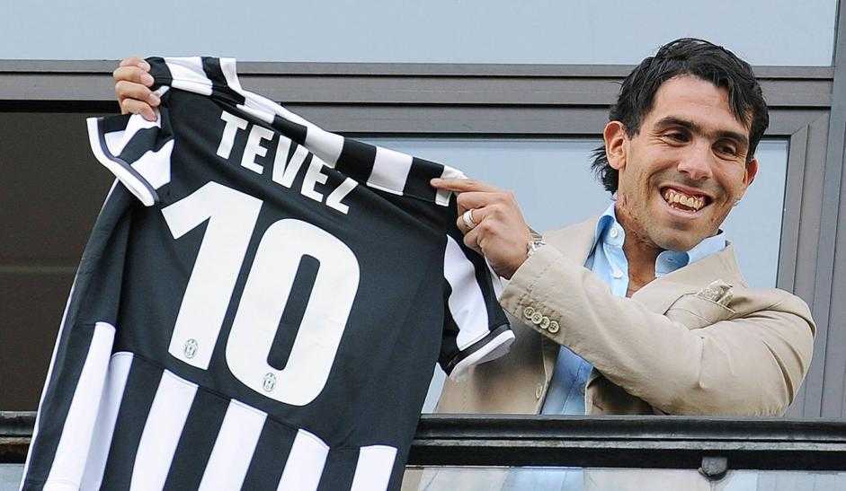 Calcio, la Juve presenta il suo nuovo numero 10: Carlitos Tevez
