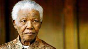 Nelson Mandela: si aggrava la situazione, la famiglia chiamata d'urgenza corre al suo capezzale