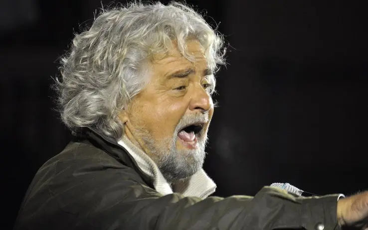 Grillo, attacca i giornalisti parlamentari: «Pennivendoli e gossippari vanno disciplinati»