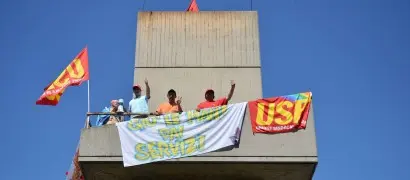 Milano, Ospedale Fatebenefratelli: tre dipendenti per protesta salgono su torre