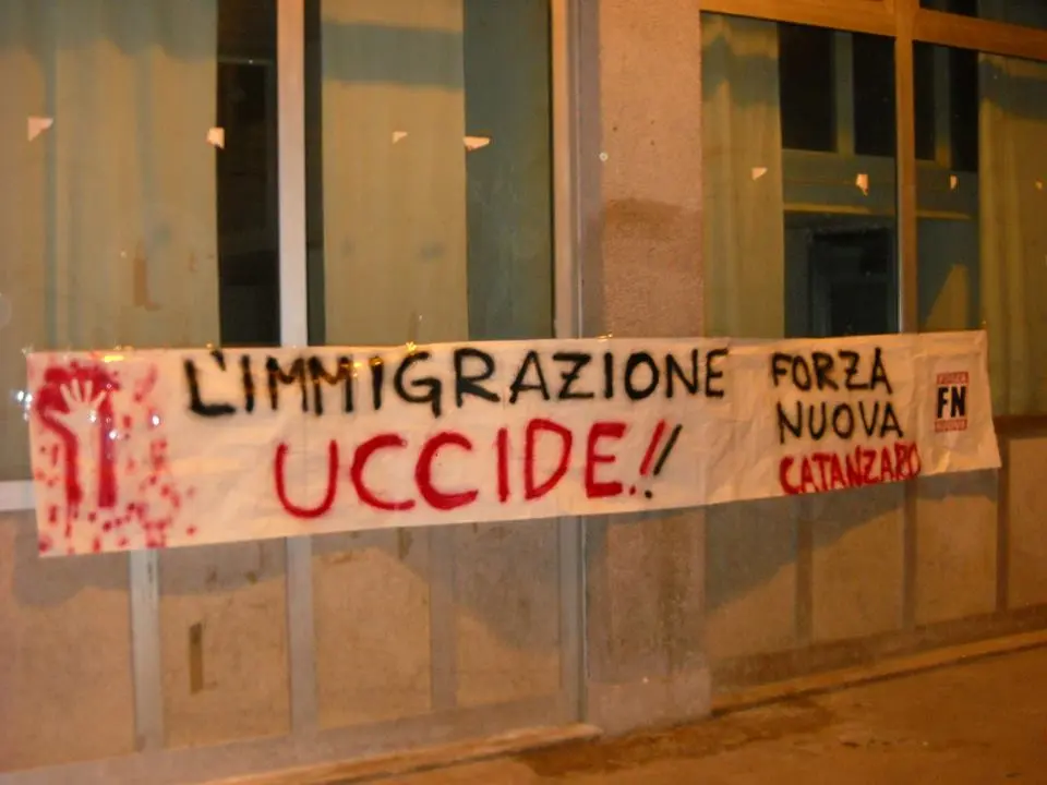 Blitz simbolici a sedi PD in Calabria