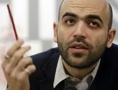 Grande folla per l'intervento di Saviano a Cagliari