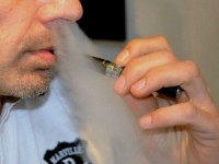 La Francia bandisce le sigarette elettroniche dai luoghi pubblici