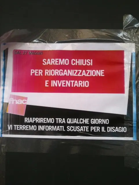 Napoli: il 1° giugno non riapre l'ex megastore FNAC