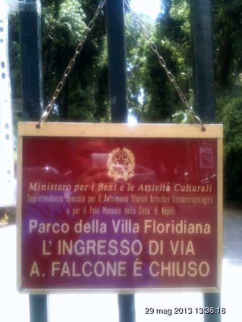 Villa Floridiana: chiuso l'ingresso da via Aniello Falcone
