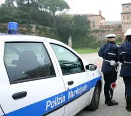 "Furbetti veronesi":meno di un operaio, 12 mila ero l'anno e gira in Ferrari