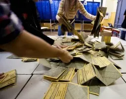 Abruzzo, elezioni comunali 2013: 28 comuni al voto, affluenza in calo