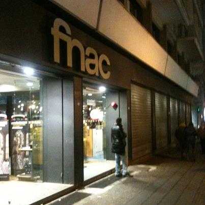 FNAC Napoli: dieci anni bruciati in dieci giorni