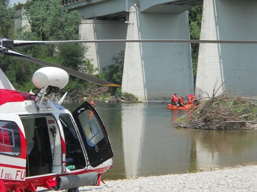 Treviso, 23enne abbandona la bicicletta in riva al fiume e scompare