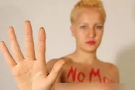 Arrestata Amina, la femminista tunisina