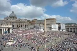 Papa Francesco ai gruppi e ai movimenti ecclesiali: Vincere la paura e aprirsi agli orizzonti di Dio