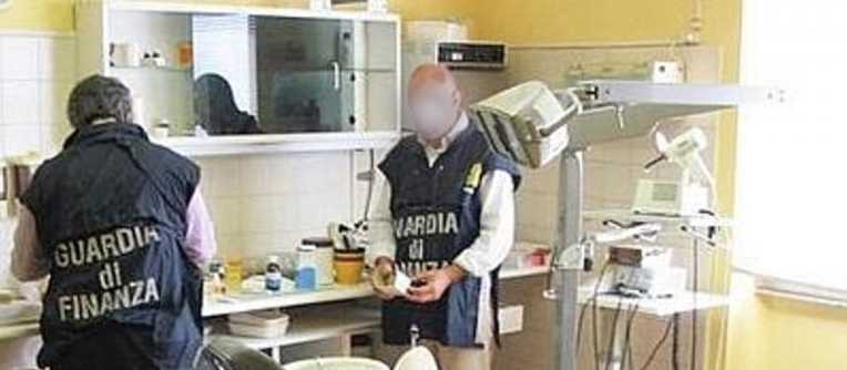 Falso dentista operava in pieno centro a Palermo