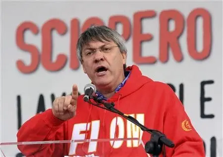 Fiom migliaia in piazza, Landini: «priorità è il lavoro non l'Imu»