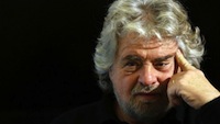 Grillo a Le Temps:"Berlusconi farà cadere il governo"