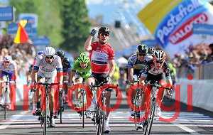 Giro d'Italia 2013, Mark Cavendish vince la 13^ tappa [VIDEO]