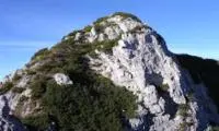 Incidente sulla Montagna di Pale: arrampicatore cade a terra dopo un volo di 10 metri, è grave