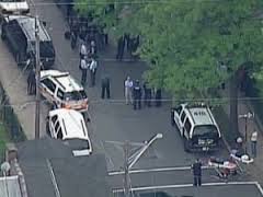 Usa, uomo armato si barrica in casa con degli ostaggi