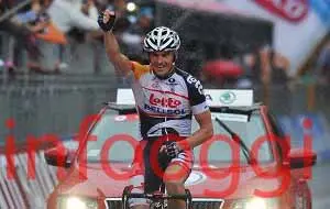 Giro d'Italia 2013, Adam Hansen vince la 7^ tappa [VIDEO]