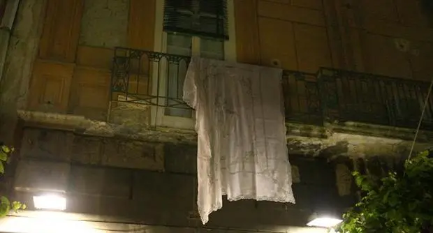 Portici, crolla un balcone alla festa san Ciro, 3 morti