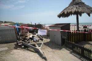 Maxi sequestro dei cinque dei più noti strutture balneari del litorale Romano