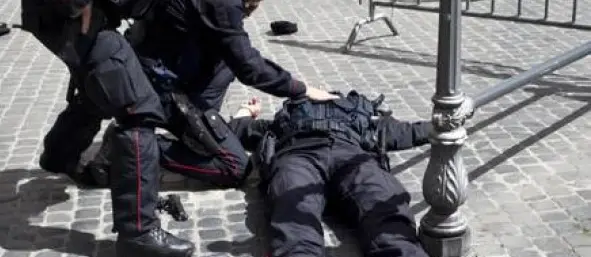 Sparatoria a Palazzo Chigi: "Volevo colpire un politico", e dalla politica le reazioni