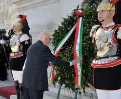 Roma, Napolitano all'altare della Patria