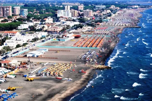 Pulizia straordinaria dei fondali marini e delle spiagge di Tarquinia Lido