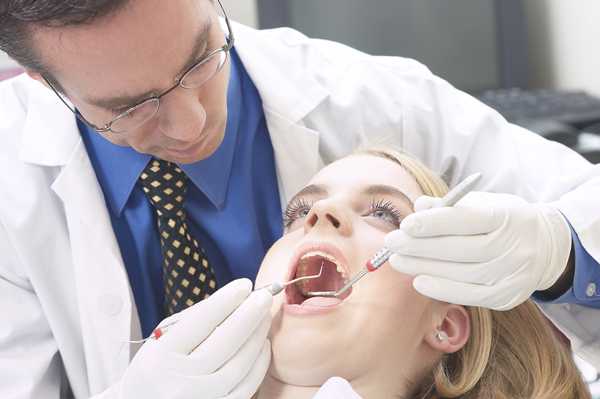 La crisi economica allontana il dentista