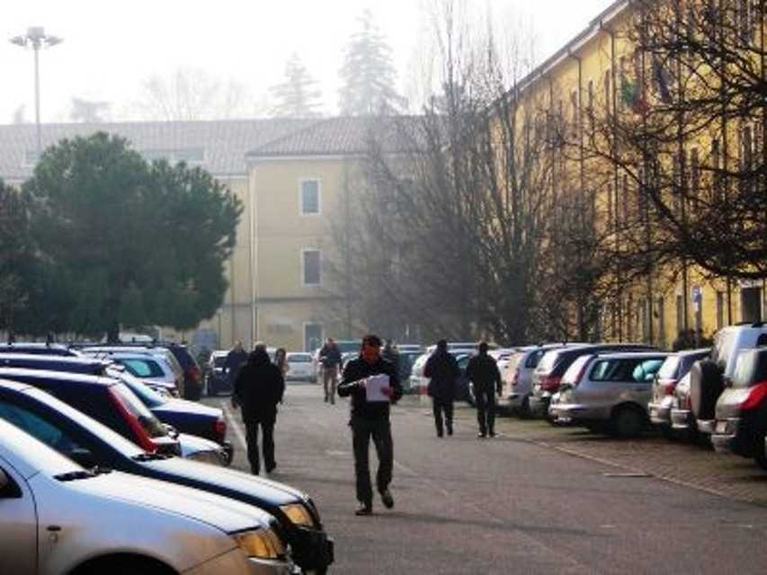 Pacco bomba davanti al tribunale di Verona,ordigno fasullo