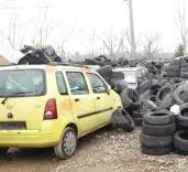 Catanzaro, la Polizia di Stato sequestra una discarica abusiva di auto
