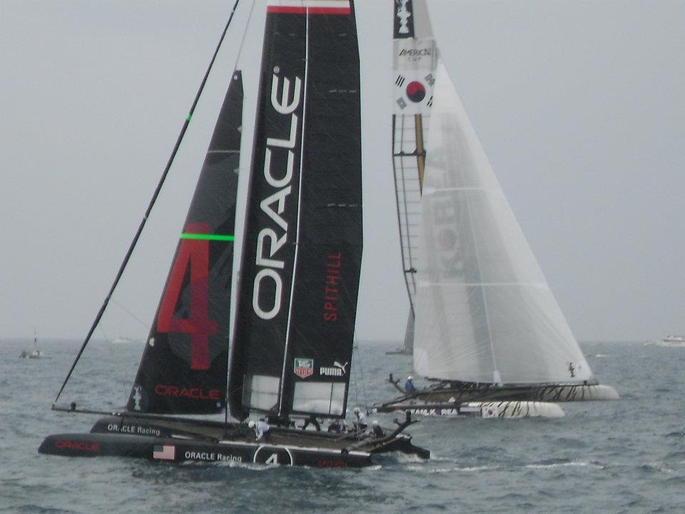 Al via l'America's Cup a Napoli: i catamarani salutano Città della Scienza