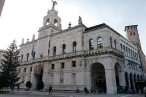 Redditi: Carraro (PD) è il più ricco. Segue Terranova (Udc)