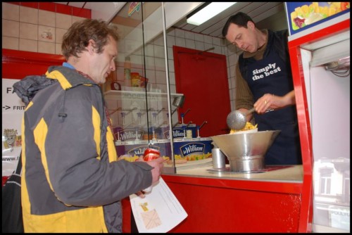 La "patatina fritta sospesa": la tradizione partenopea arriva a Bruxelles