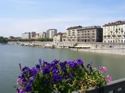 Torino, rapina ai "Murazzi": Carabinieri indagano su episodi tra loro similari