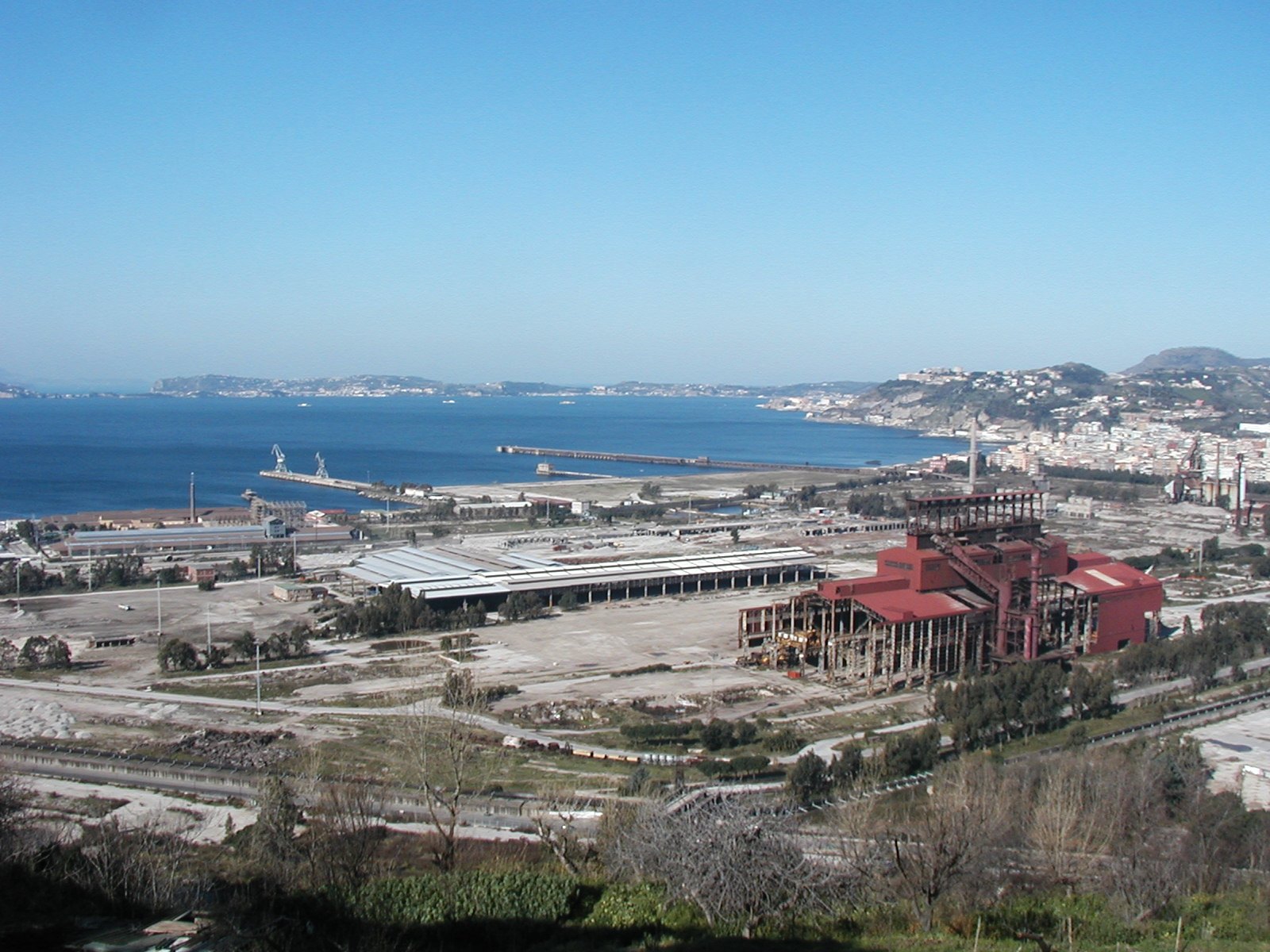 Bagnoli: sequestrata l'area dell'ex Italsider per disastro ambientale