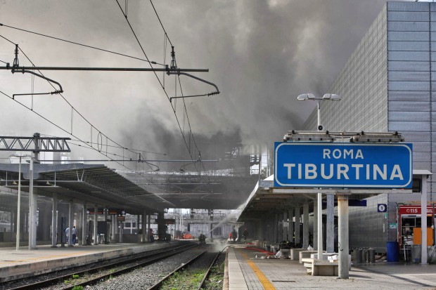 Stazione Tiburtina, Frecciarossa travolge un operaio