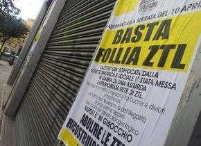 Protesta contro Ztl a Napoli, per il sindaco c'è dietro la camorra?