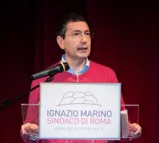 Roma, Marino vince le primarie del centrosinistra