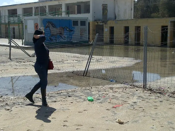 Lido Esercito a San Cataldo. Dopo la denuncia dello "Sportello dei Diritti", il verdetto del web