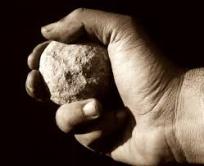 "Chi è senza peccato..."