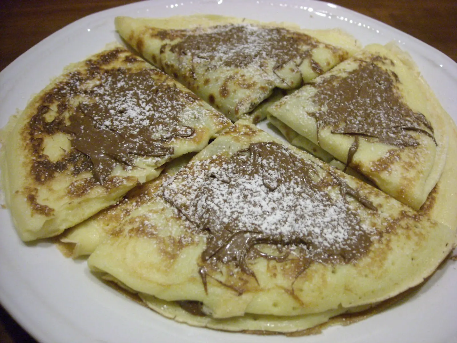 Un dessert da leccarsi i baffi: Crêpes alla nutella