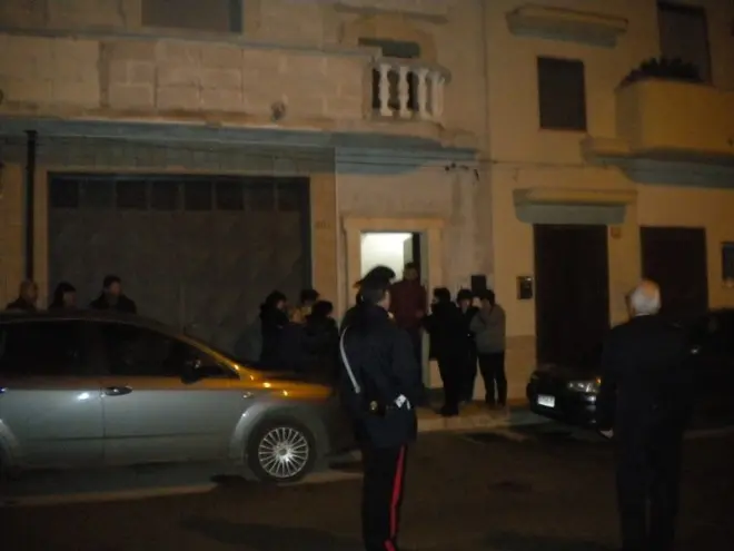 Tragedia a Brindisi: madre avvelena figlia di 3 anni uccidendola e tenta il suicidio