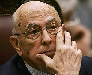 Napolitano: niente dimissioni, si va avanti con l'aiuto dei "saggi"