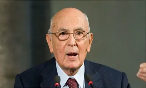 Il messaggio di Napolitano al Papa: "Fase cruciale della politica italiana"
