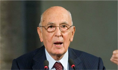 Il messaggio di Napolitano al Papa: "Fase cruciale della politica italiana"